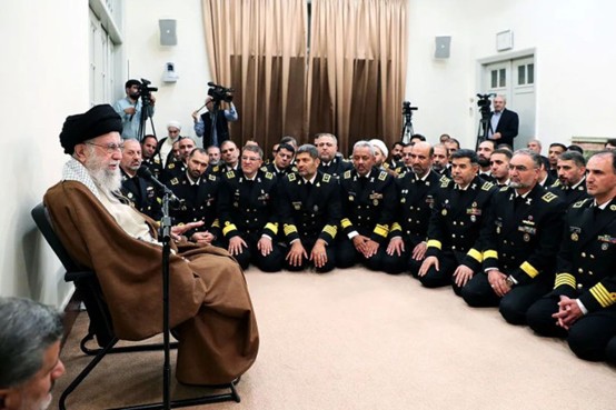 两张照片的对比：神学院敌不过麻省理工学院_无忧资讯